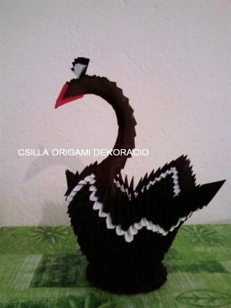 H5.Fekete origami hattyú dekoráció