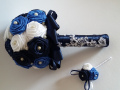 Mcs44.sz Menyasszonyi csokor Szatén rózsából, kék-fehér színű, 15 cm átmérőjű Ára 9000 Ft
